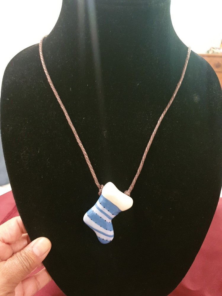Flying Colors Vintage Xmas Necklace Stocking Blue & White Festive Holiday