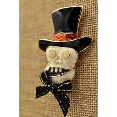 Vintage Halloween Skull Pin Brooch Skeleton Top Hat Glitter Enamel Chunky BinBA