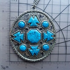 Vintage Southwest Simulated Howlite Oversized Silver Tone Pendant 24″ Necklace