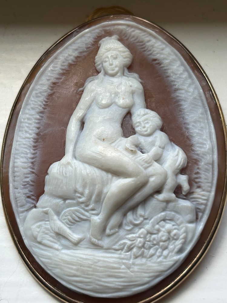 Rare lg GAPA Italian shell cameo 9K gold brooch, pendant, Venus Aphrodite Cupid!