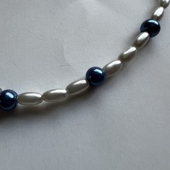 Vintage style blue &white faux pearl beaded choker necklace 16″ silvertone clasp