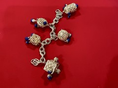 RARE VTG NAPIER GOLD TONE 5 CHARM FAUX LAPIS MINT DBL LINK CHARM BRACELET 7.5”