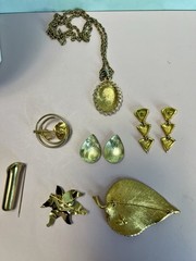 Vintage Jewelry Lot Nature Inspired Botanical & Flowers Gold Tone