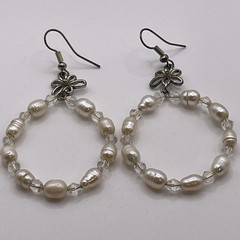 Earrings Vintage Glass Beaded Faux Pearl Hoop Silver Tone Metal Dangle Jewelry