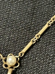 Antique Gold Tone Filigree Hand Painted Rose Faux Pearl Pendant Necklace 14”