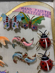 Vintage Hand painted Scatter Pins -cats-retro birds- snoopy-kissing fish