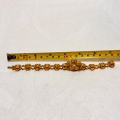 BRACELET goldtone metal temple lightweight box clasp NO BELL vintage 6 1/4″ circ
