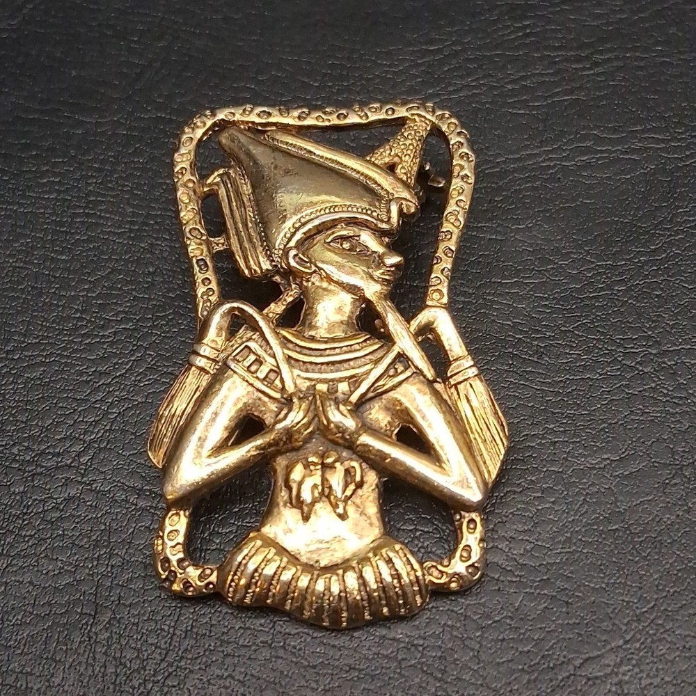 Vintage Egyptian God Pin Brooch Gold Tone. 17.531