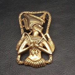 Vintage Egyptian God Pin Brooch Gold Tone. 17.531