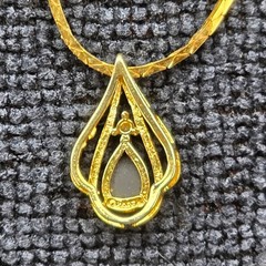 Vintage Gold Tone Teardrop Pendant Necklace Black Faceted Stone Rhinestone 30in