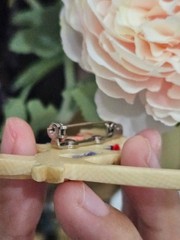 [COLLECTOR] Hand Carved & Hand Painted Skiing Rabbit Pin Brooch – NOT MOLDED
