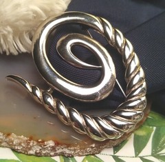M JENT 2″ Designer Modern Style Textured Abstract Artistic Swirl Brooch Pin!