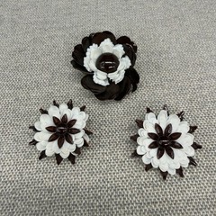 Vintage Flower Brooch Earrings Set Enamel Acrylic Brown White Clip Ons