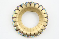 Vintage 1.38″ Gold Tone Circle Ring Brooch Pin Aurora Borealis Rhinestone Topaz