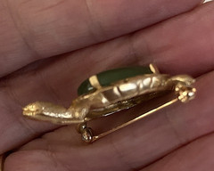 VINTAGE DESIGNER KARBRA 3.00ct JADE 14K YELLOW GOLD TURTLE BROOCH PIN 6 GRAMS