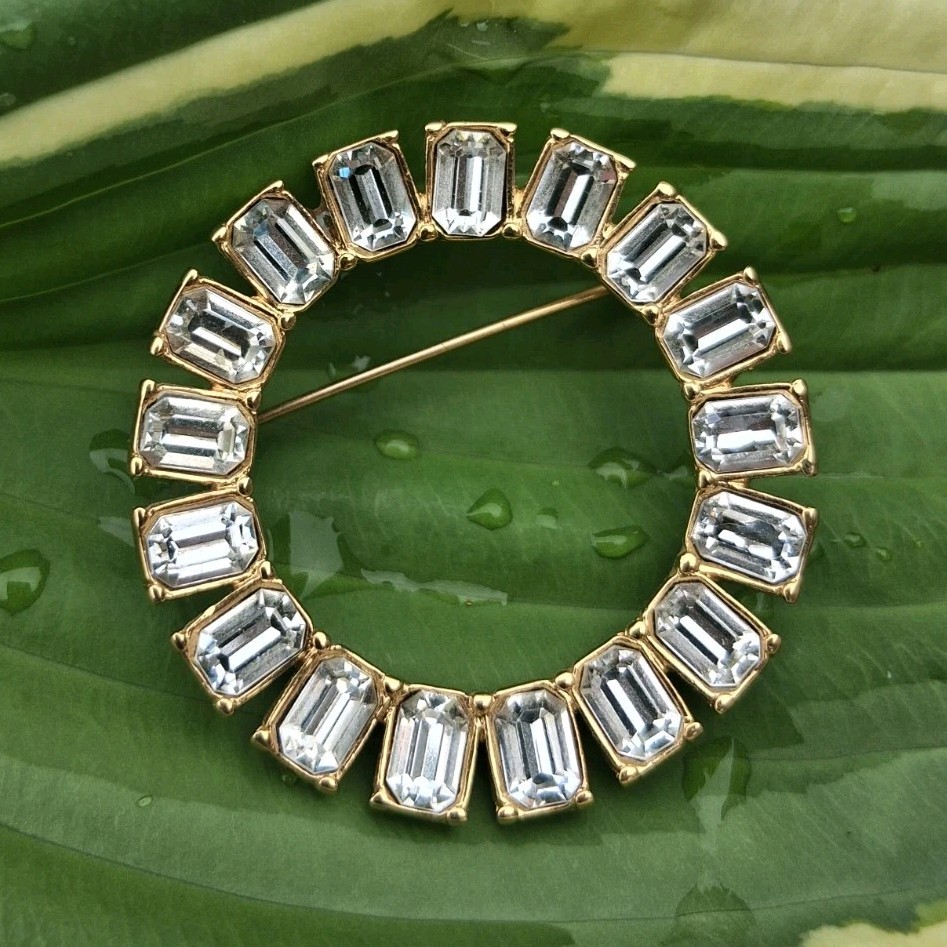 Vintage Signed MONET Clear Baguette Rhinestone Gold Tone Wreath Brooch Pin
