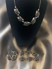 3 Piece Set Vintage Silver Tone Roses W Rhinestones Necklace Bracelet Brooch