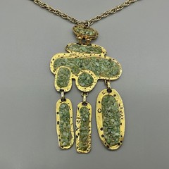 Necklace Women Gold Tone Green Jade Nugget Brutalist Pendant Vintage 24 Inch