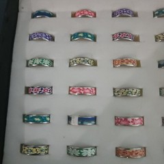 Vntg Lot Of Aloha Band Rings W/Display Box 36pc Polymer Clay Retro Party Favors