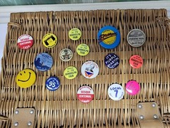 vintage buttons pinback lot / sn2011 R1