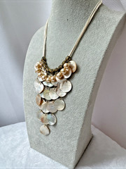 Gorgeous Waterfall statement polished shell pink pearly necklace gold abalone