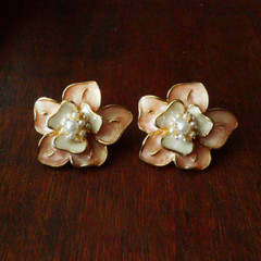 Vintage Enamel Flower Brooch Earring Pearl Women Clothing Party Accessories Gift