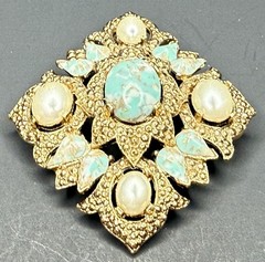 Vintage Sarah Coventry 1968 Remembrance Faux Turquoise Pearl Pendant Brooch Pin