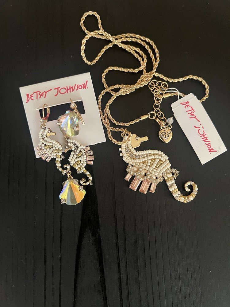 Betsey Johnson White Pearl Seahorse Earrings and Necklace Set – Rare – O4
