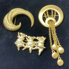 3 Gold Tone Brooches Tona, Monet