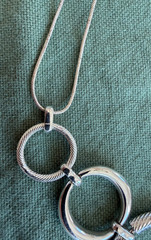Y2K Era Liz Claiborne Necklace Signed LC silvertone Circle pendant 18.5 inches
