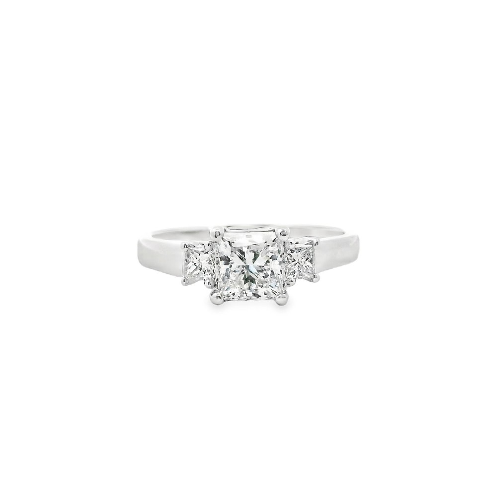 1.07 ct. Princess Cut White Diamond Platinum Ring 7.75US 6.13g.