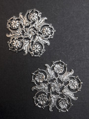 24604 – Floral Filigree Round Jewelry Finding Matte Silver Ox