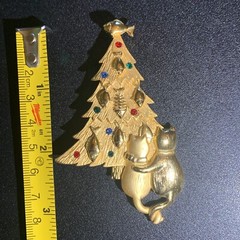 Lot of 2 JJ + VERO Enamel +CATS & FISH Xmas TREE RHINESTONE Gold Tone VINTAGE