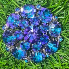 Vintage Rare Weiss Iridescent Color Changing Blue Purple Rhinestone Brooch Signe