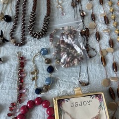 Huge Vintage Costume Jewelry Lot. $900+ Retail. Too For Pictures-107 Pieces