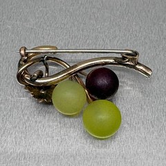 Antique FRENCH PATE-DE-VERRE NOVELTY GRAPE BROOCH GF/Rolled Gold Victorian Glass