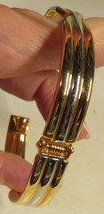 BRACELET Vintage Bangle Gold & Silver Tone Banded Unbranded Fashion Jewelry 8″OD