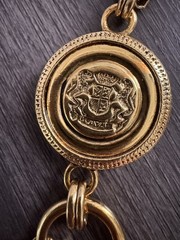 Vintage Joan Rivers GoldTone Etruscan 3 Skeleton Keys Charms Pendant Necklace