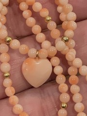 Vintage Dainty Peach Coral Heart Strand Necklace 17″ Small bead w/Pendant BEAUTY