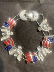 Vintage Silver Tone Patriotic Slide Bracelet American USA Flags And Eagles Exc!