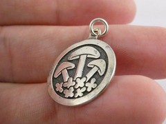 Mexican Sterling Silver Triple Mushroom Flower Pendant 925 3.1g 19mm Diameter