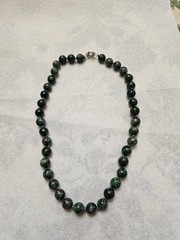 Modern Necklace stone green Beaded Collar Beads Pre Owned Condition Unique