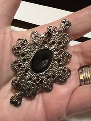 SILVERTONE VINTAGE BROOCH WITH FAUX ONYX