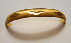 Vintage MARATHON Brushed Gold-Filled Hinged Bangle Bracelet w Cut Decoration