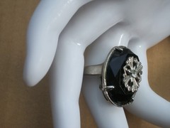 Vintage Avon Art Deco Black Oval Ring Silver Tone Gothic Filigree Size 8.5