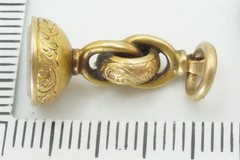 ANTIQUE ENGLISH GOLD AGATE SEAL FOB / CHARM ‘SJT’ c1860