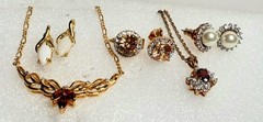 Vintage Costume Jewelry Lot Gold Tone Rhinestone Pearl Earrings Necklaces
