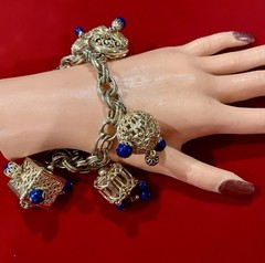RARE VTG NAPIER GOLD TONE 5 CHARM FAUX LAPIS MINT DBL LINK CHARM BRACELET 7.5”