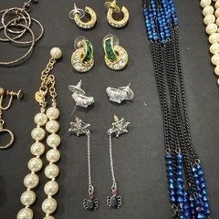 Large Lot Vintage Costume Jewelry Napier Monet Trifari Joan Rivers Heidi Klum ++