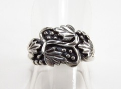 Vintage 1990s Wheeler Mfg. Co. USA Sterling Silver Grape Leaves Band Ring Sz 6.5